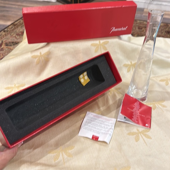 BACCARAT 9” Passion Tundra Cut Crystal Flower / Bud Vase. Made in France. Boxed. - Picture 6 of 9